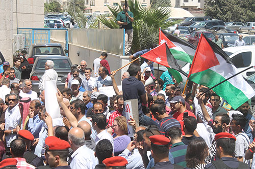 jordanos piden el cierre de la embajada israelí en Ammán Diputados jordanos piden que el embajador israelí no vuelva a Ammán